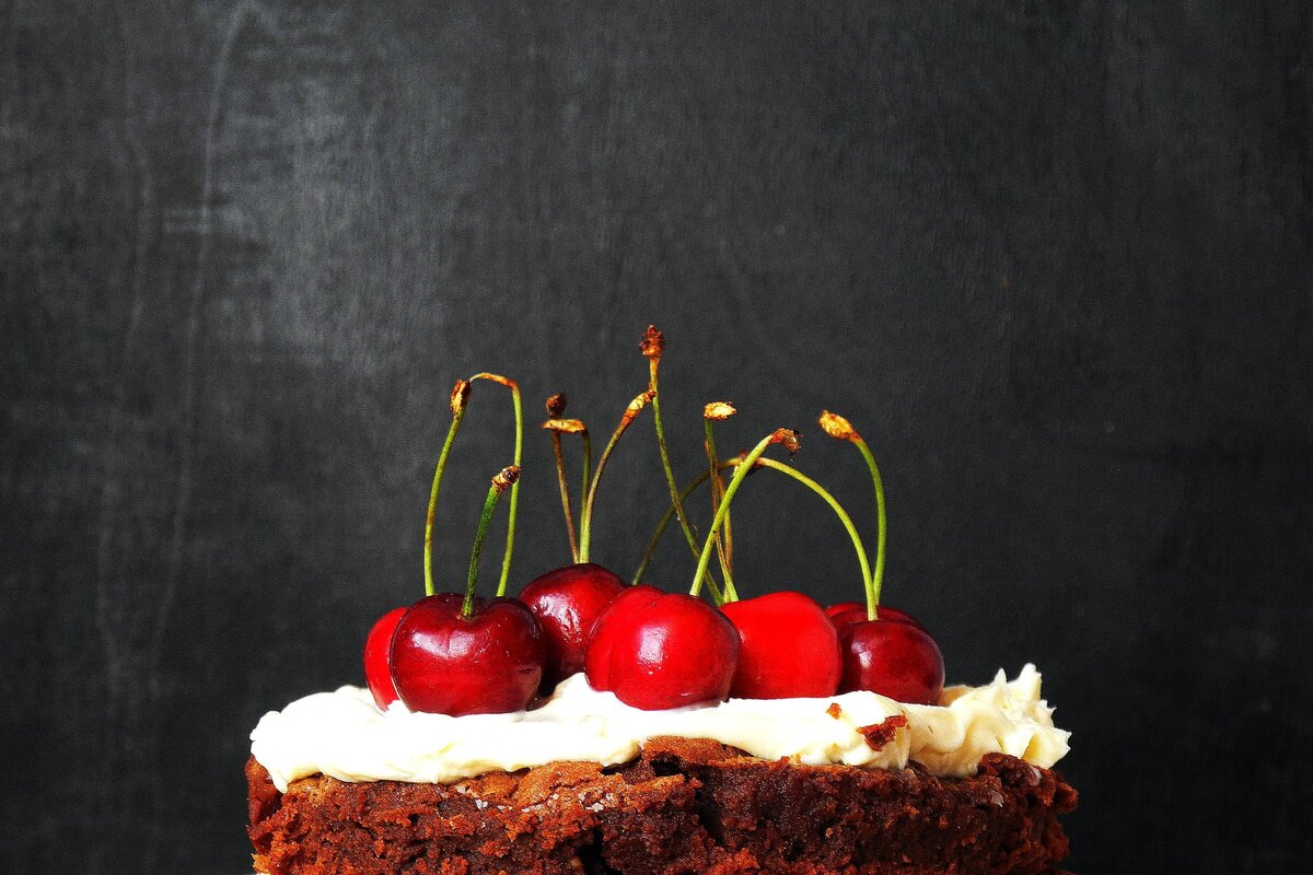 вишенка на торте