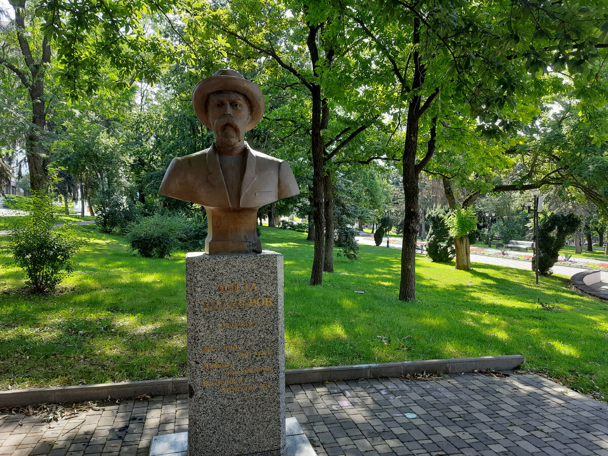 Памятник Хетагурову в Пятигорске