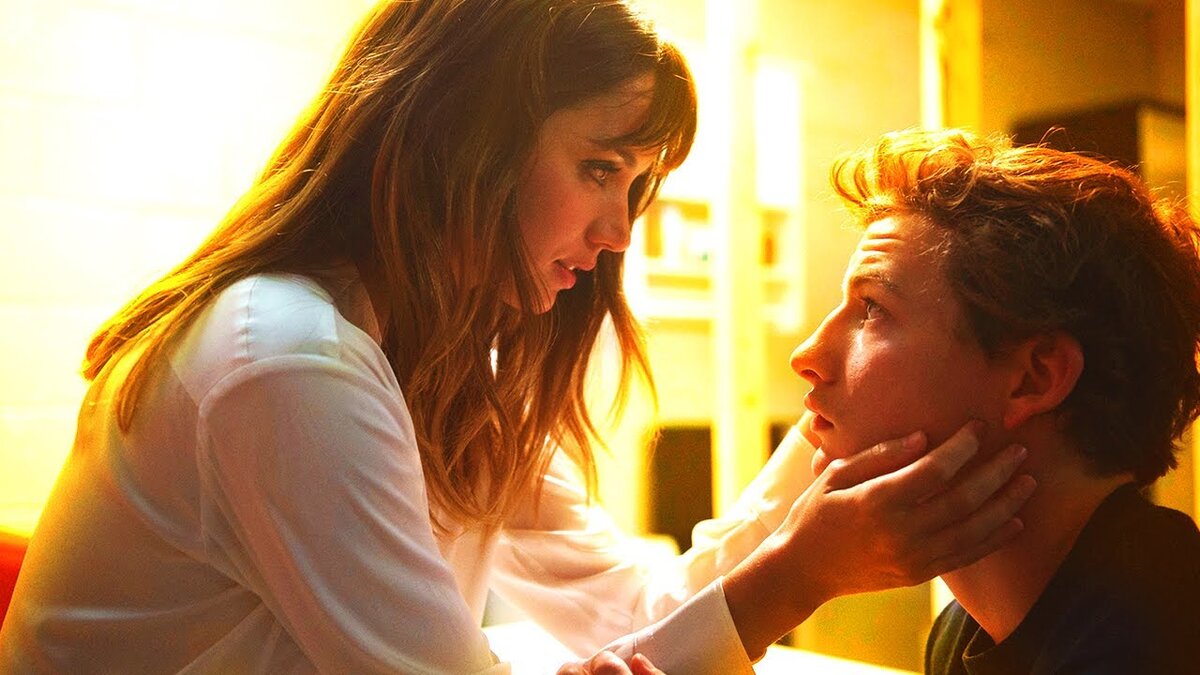 Тай шеридан ночной портье. Ночной портье 2020. Ночной портье / the night clerk (2020). Тай шеридан ночной портье. Ночной портье 2020.