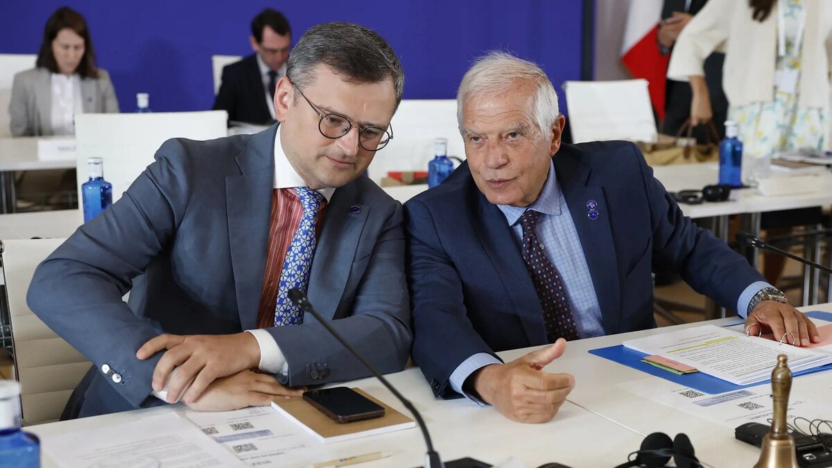 Министр иностранных дел Украины Дмитрий Кулеба и глава европейской дипломатии Жозеп Боррель на встрече в формате Gymnich