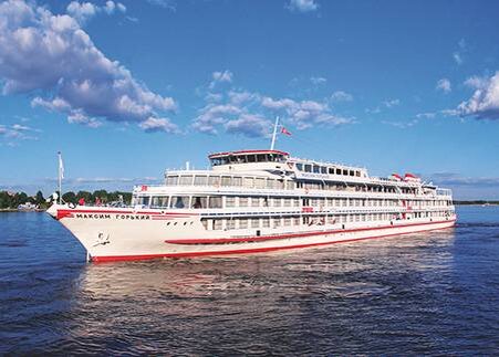 Теплоход "Максим Горький"