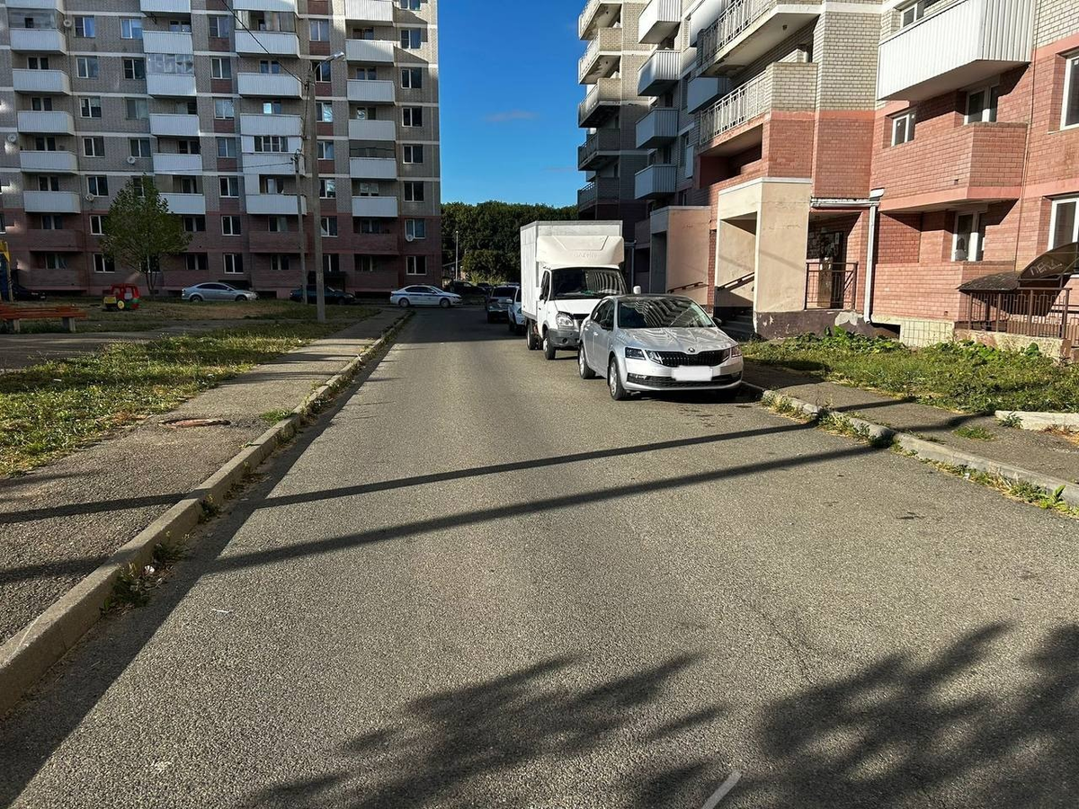 Маленького мальчика сбили во дворе многоэтажки в Ставрополе