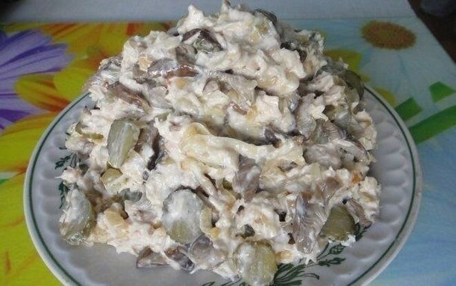 вкусный салат "Максим" из куриного окорочка