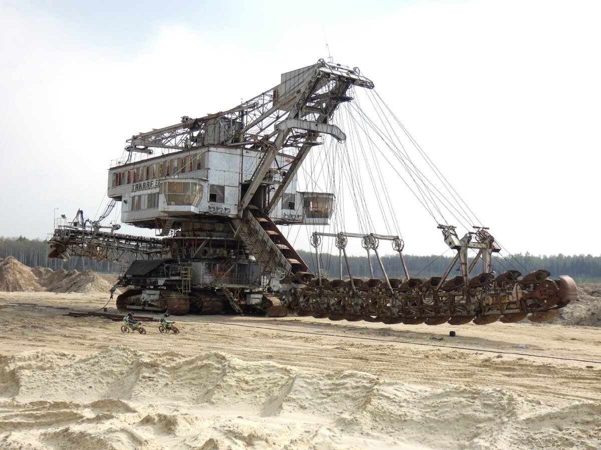 роторный экскаватор в каких грунтах. самый большой роторный экскаватор в мире bagger 293. роторный экскаватор sandvik. роторный экскаватор ku-800. роторный экскаватор азовмаш.