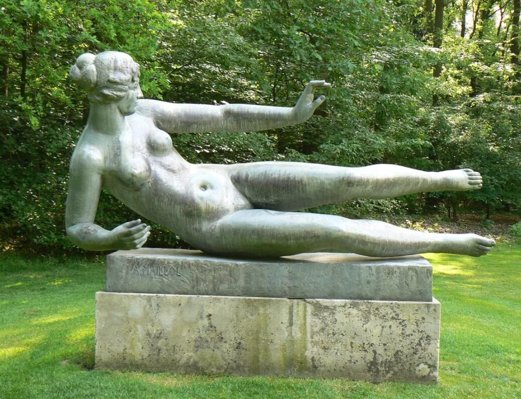 Скульптура "Воздух", для которой позировала Дина Верни