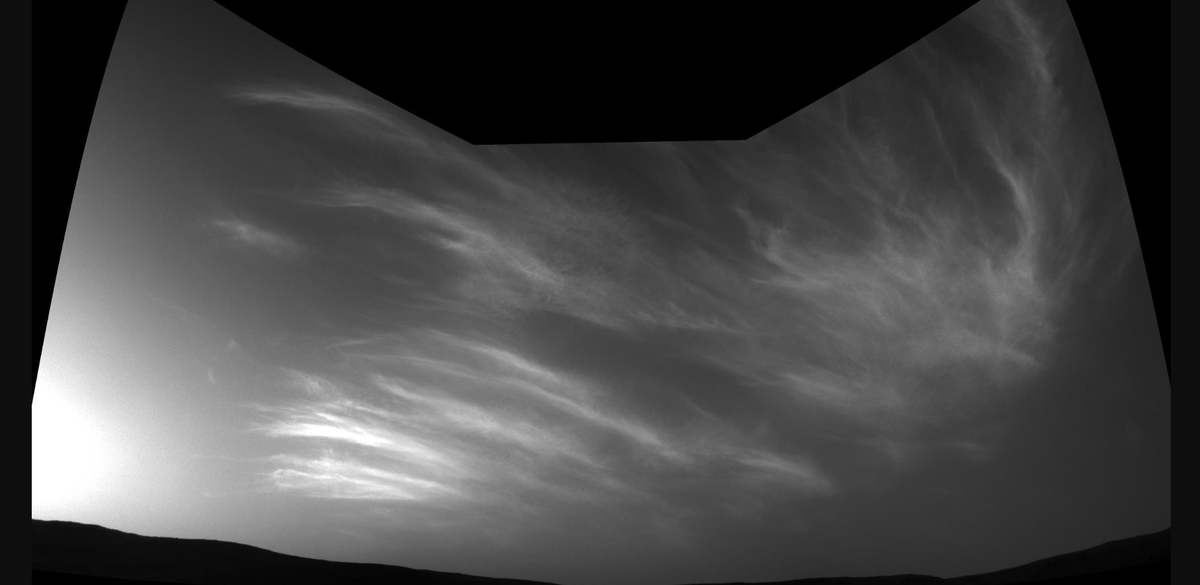 Марсоход НАСА Curiosity сделал потрясающие снимки облаков на Красной планете