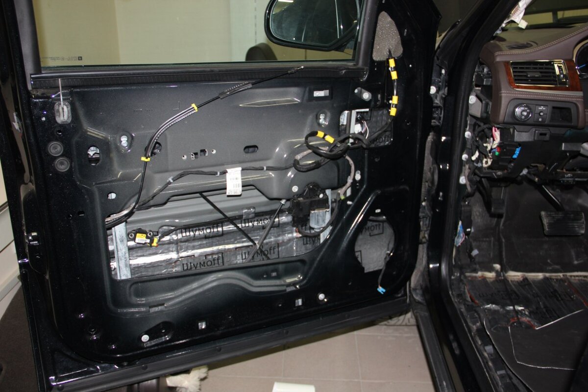 Виброизоляция Шумофф М3 внутри двери.