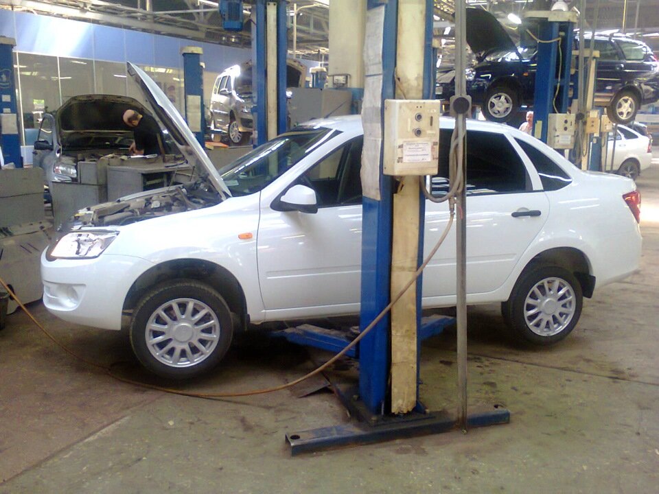 Как стало недавно известно, устаревшую модель "Гранты" можно без особого труда превратить в модернизированную версию. Об этом пишут автомобильные блогеры, выяснившие, что комплектующие обновленной «Гранты» как перчатка ловко надеваются на свои штатные места в модели прошлого поколения. 
