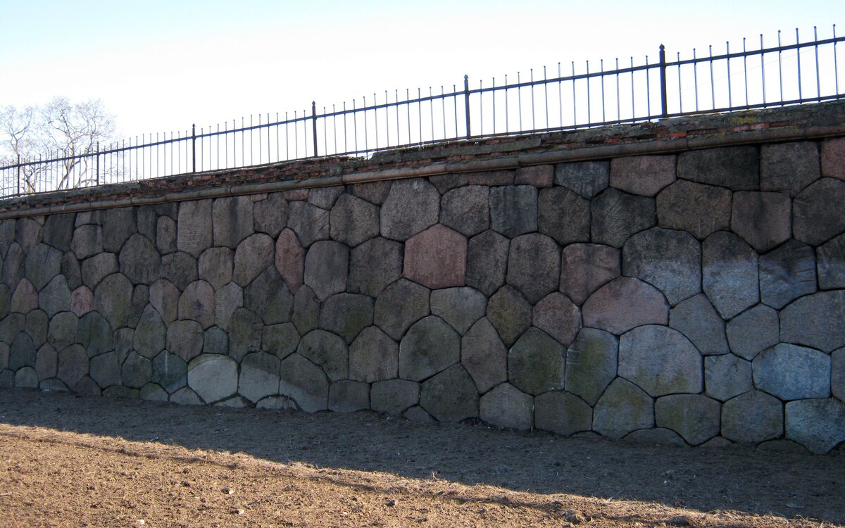 Полигональная кладка в Кронштадте