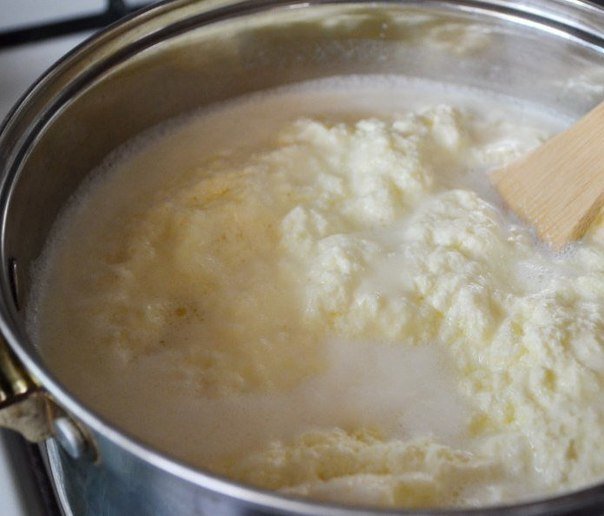 Нежный и вкусный: домашний сыр из молока и кефира