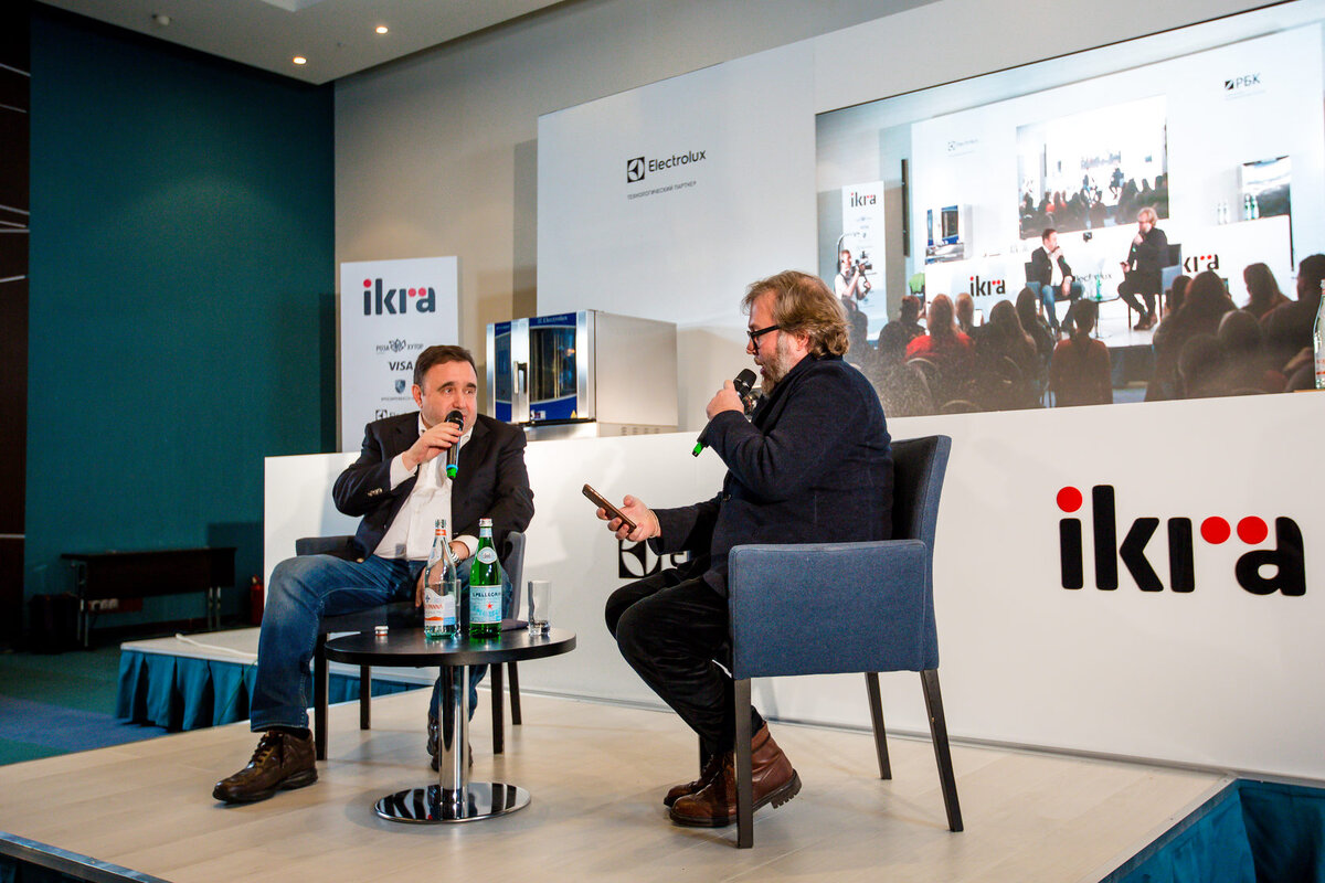 В третьем блоке приняли участие известные шеф-повара, которые читали лекции, обсуждая основные проблемы и тренды индустрии, а также проводили тематические мастер-классы. Заключительная часть мероприятия была посвящена осознанному потреблению, вопросам экологии, темам еды и искусства.