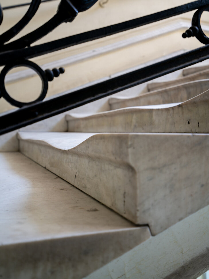 Ступеньки, старого здания 