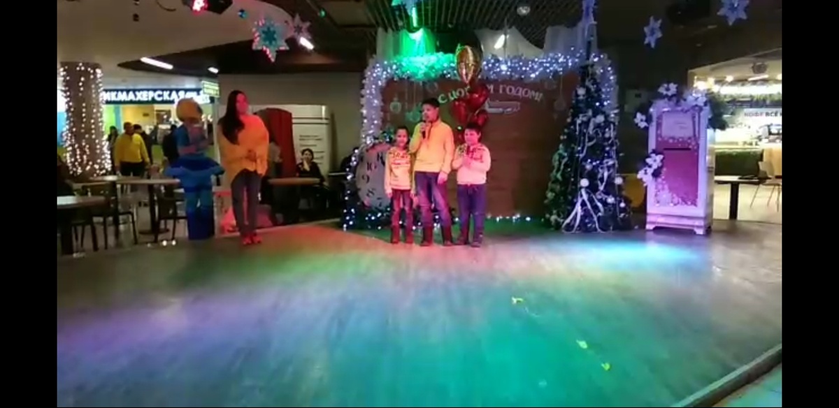 Выступление старших сыновей 