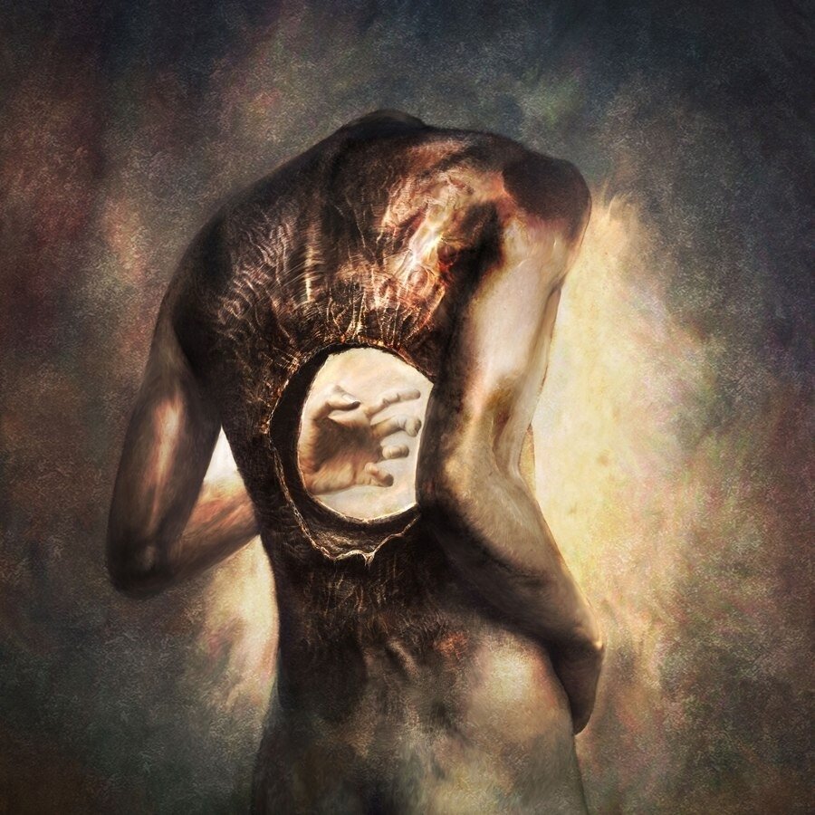 Война со злом который год,
Идёт уже, испорчен плод.
Людей земли и чистых душ,
Их все облил греховный душ.

Душ перекрыт надёжно был,
Чтоб бес унял свой ярый пыл.
Но сатаны открыл люд гроб,
И их грехов пробрал озноб.

Озноб по телу бьёт, народ,
В симптомах продолжая род.
Души рожает мертвецов,
Ад наступил! И он суров!

Суров ко всем, пощады нет,
Остался в прошлом этикет.
Иконы меркнет Божий лик,
Волхвы умолкли стих их крик.

Крик что пропал душевный мир,
А сатана устроил пир.
Гнёт нагло люд в бараний рог,
Ведь за грехи таков итог.

Итог сполна познал народ,
Уже их вымирает род.
А в рай дороги нет назад,
Всё! Наступил кромешный ад.

Ад на земле им правит бес,
К нему всё больше интерес.
Но где то средь огромных гор,
Живёт протоирей Егор.

Егор религию хранит,
А вера в Бога как гранит.
Хоть мир он первый раз спасал,
Ему не страшен зла оскал.

Оскал пройдёт, услышит Бог,
Егора громкий монолог.
Что наш Господь земле не враг,
И он достоин лучших благ.

Благ, где не делается грех,
Искриться всюду звонкий смех.
Считают люд его отцом,
А не холодным мертвецом.

P.S.
Пока священник этот жив,
Его молитв в ночи мотив.
Как свет во мраке не иссяк,
Увидит Боженька маяк.

Маяк, который шлёт Егор,
Свой к небу устремляя взор.
Ведь среди тысячи дорог,
Он выбрал ту, где правит Бог.

И что он вовсе не один,
Живёт сейчас среди руин.
Его как прежде любят, чтут,
А веру в Бога берегут.

Чтоб положить войне конец,
Он просит помощи, Творец.
Спаси, пожалуйста, народ,
И душ Живых продолжи род.