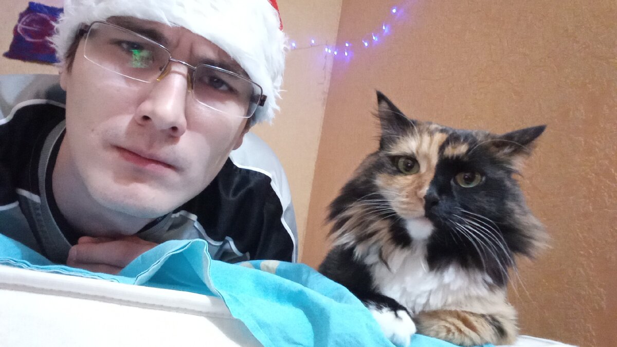 Смотрим на человека, который не поздравил нас на Новый Год!