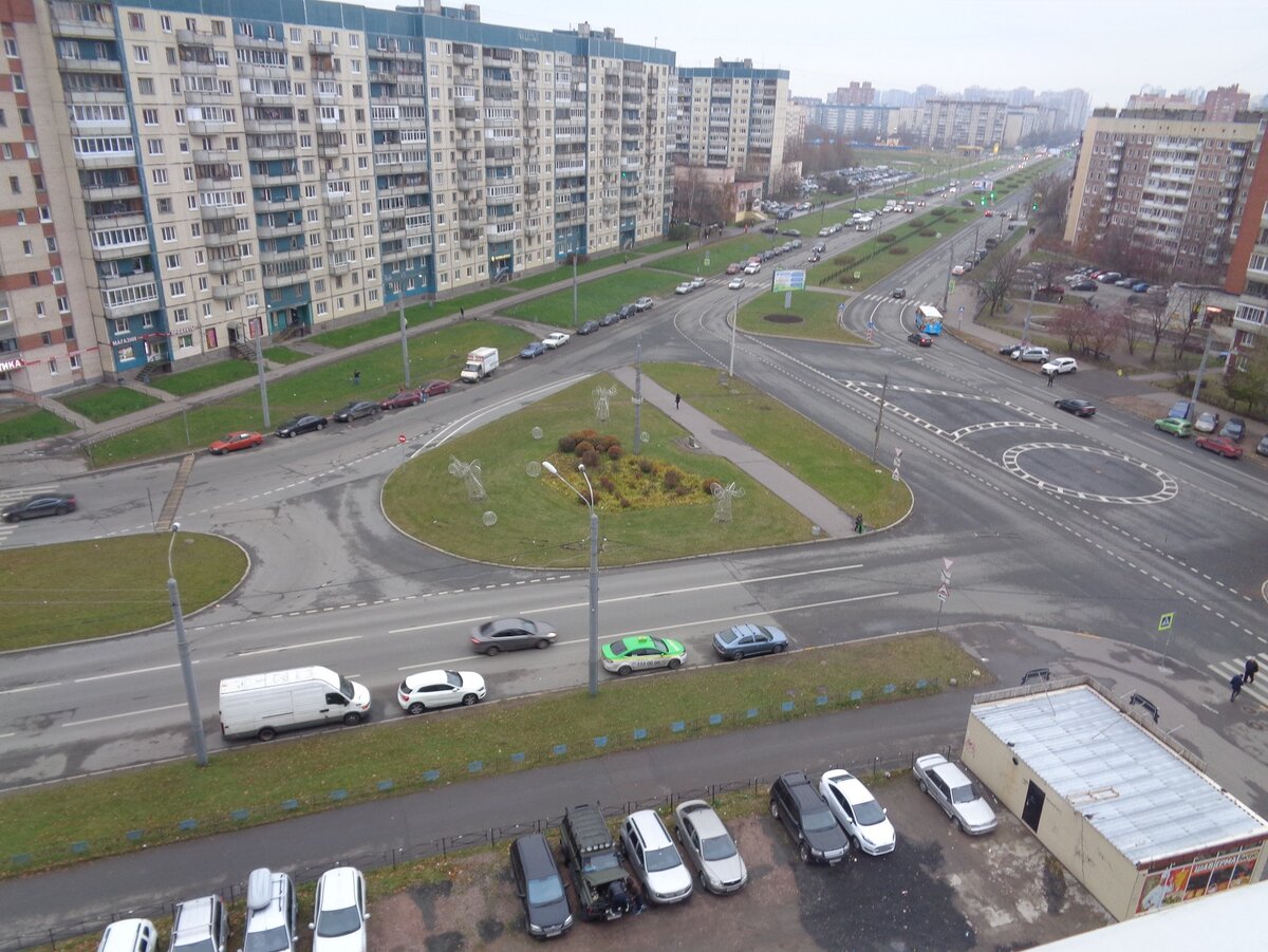 Старо комендантская. Комендантский проспект 2000. Площадь Сикорского в Санкт-Петербурге. Комендантский проспект 2000 год. Фонтан площадь Сикорского.