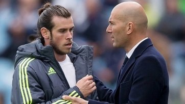 Фото: realmadrid.comВ СМИ, напомним, периодически появляется информация о недовольстве французского тренера то физической формой, то отношением валлийского нападающего к своим обязанностям. Зидан заявил, что Бэйл остается в обойме команды, и он на него рассчитывает.
