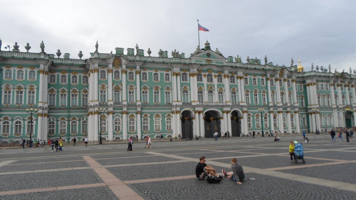 Любимое место китайцев в Петербурге - Зимний дворец