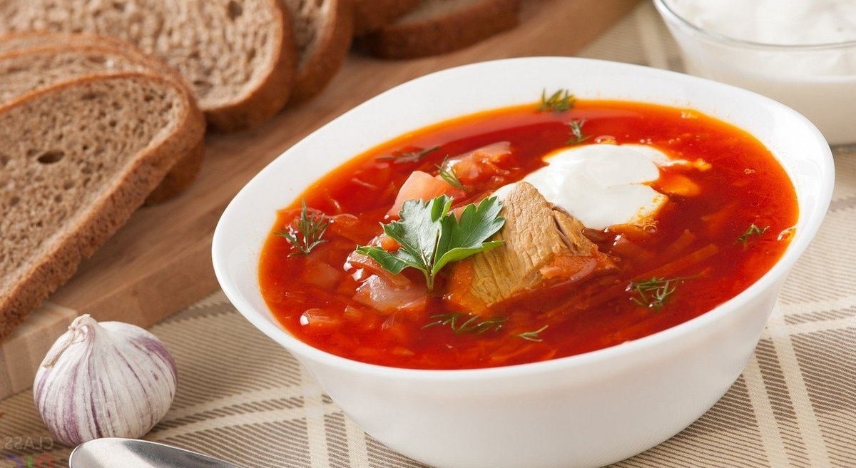 вкусный борщ, горячий обед