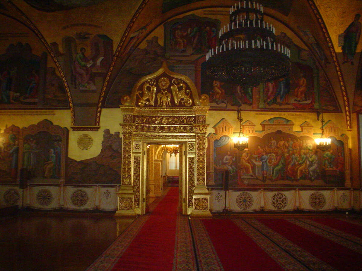 Выход в следующие покои