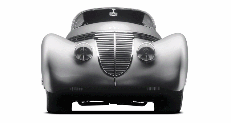 Передние крылья напоминают по своим плавностям линий современные истребители 