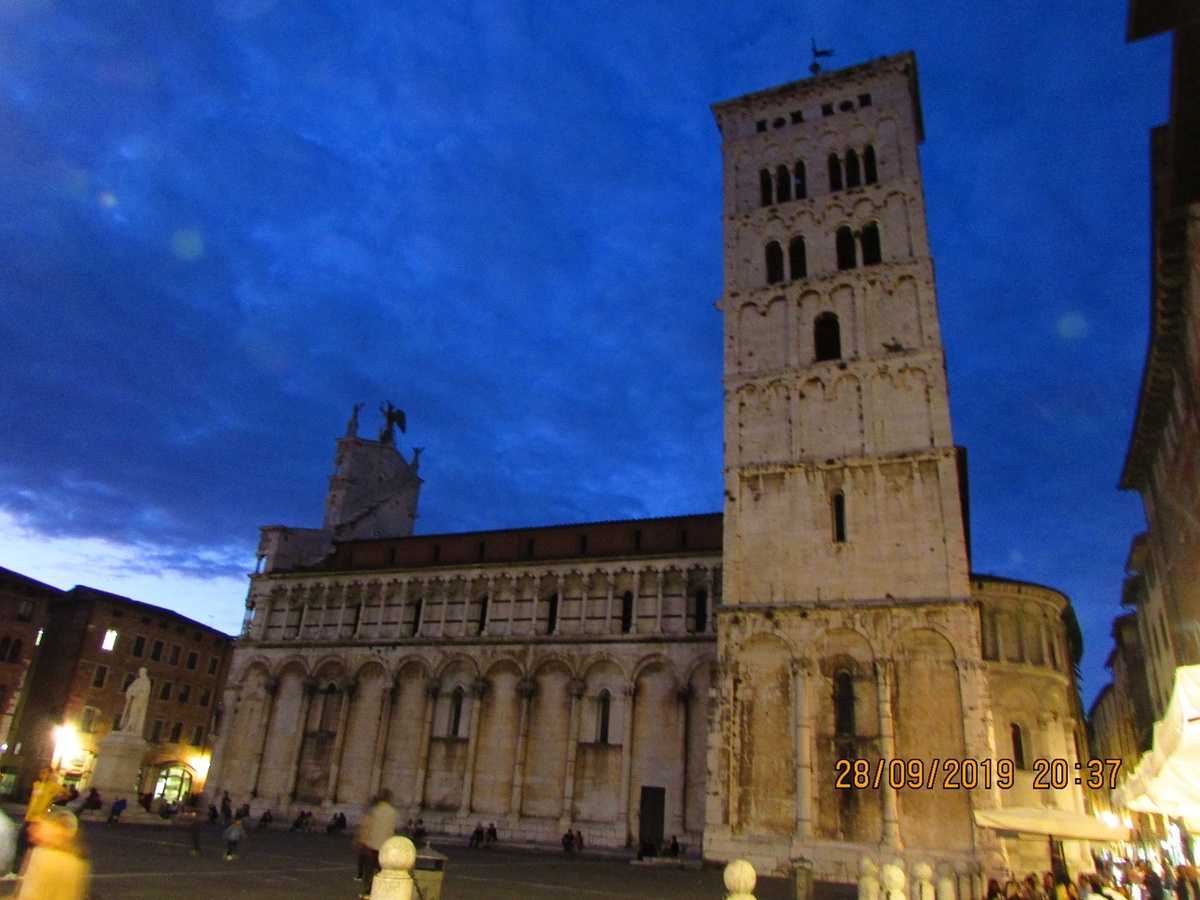 Базилика Сан Микеле(XI-XIV века) 