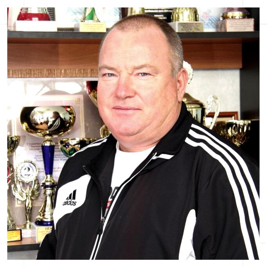 Комитет поздравляет с присуждением премии им. Я. Дьяченко Владимира Васильевича Мулина - профессора, заведующего кафедрой ««Физическое воспитание и спорт» ДВГУПС, директора студенческого спортивного клуба «Локомотив». 
Настоящий атлет - Владимир Васильевич - обладает званием «Мастер спорта СССР по тяжёлой атлетике». Он воспитал не одно поколение спортсменов. В числе его воспитанников - мастер спорта СССР по тяжёлой атлетике, заслуженный мастер спорта, мастера спорта международного класса, мастера спорта России по силовому троеборью. Среди них чемпионы и призеры чемпионатов России, Европы и мира.

Владимир Васильевич ведет активную научно-исследовательскую работу. Им опубликовано 76 научных работ.
Владимир Васильевич также успевает совмещать научную деятельность с активной общественной работой.

Спортивный студенческий клуб «Локомотив» ДВГУПС, председателем которого он является, неоднократно становился лауреатом премии Мэра г. Хабаровска @kravchuk.official в области физической культуры и спорта.
Спасибо Владимир Васильевич за Вашу энергию, любовь к жизни, за вклад в воспитание успешного и спортивного молодого поколения. 
Желаем дальнейших успехов в развитии российского спорта как в пределах страны, так и на международной арене!