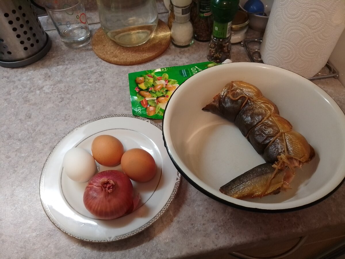 Ингредиенты для салата с горбушей