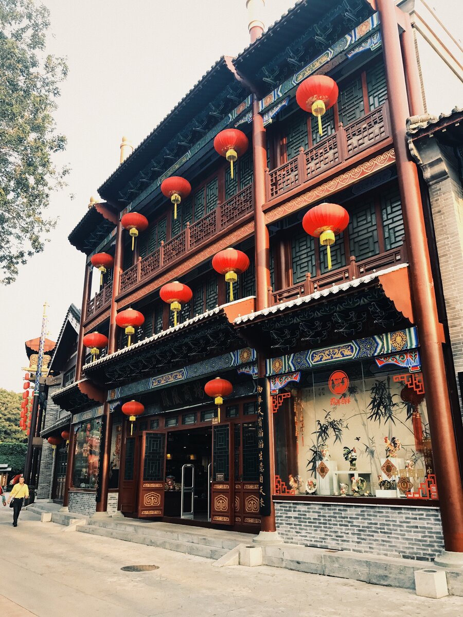 Традиционное здание в стиле китайской архитектуры