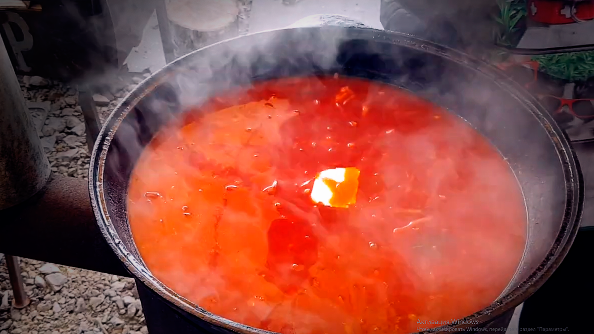 Украинский борщ в казане