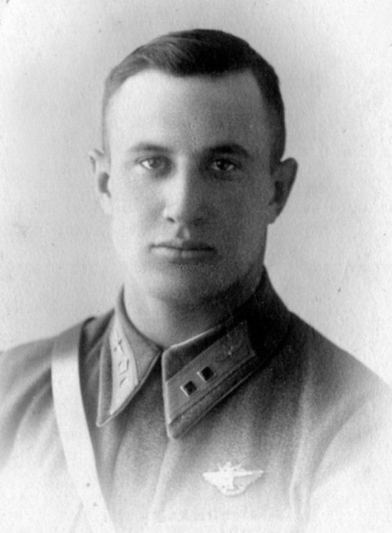 Герой Советского Союза Валентин Эмиров