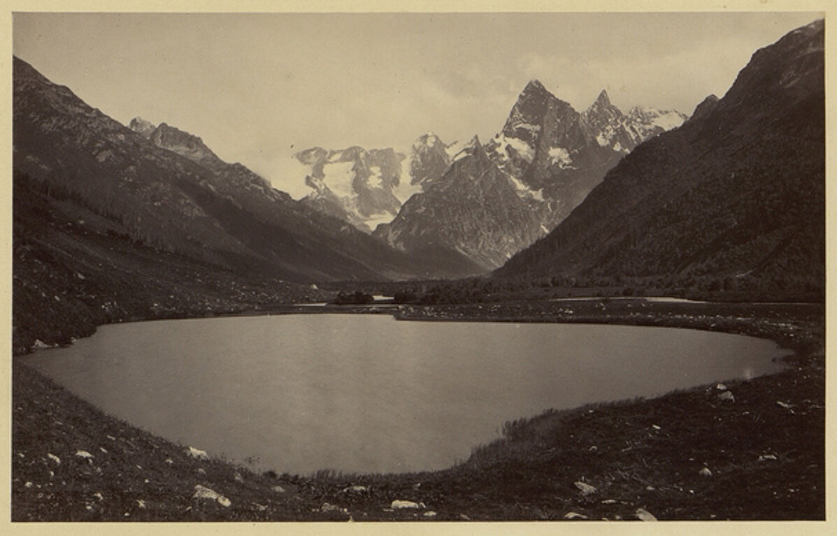 Кавказ, озеро Туманлы-Кёль, долина реки Теберды. Фотограф М.Дечи, 1886 г.