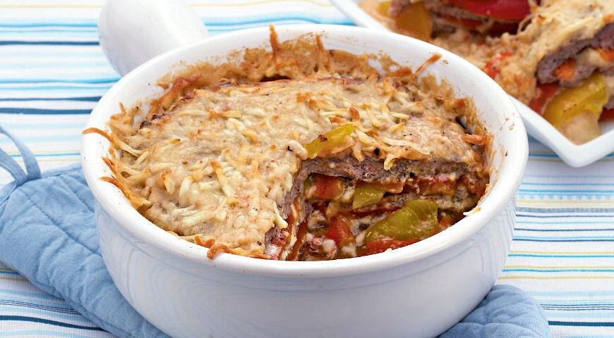 телятина, сладкий перец, праздничное блюдо, запеченное мясо, запеченный перец