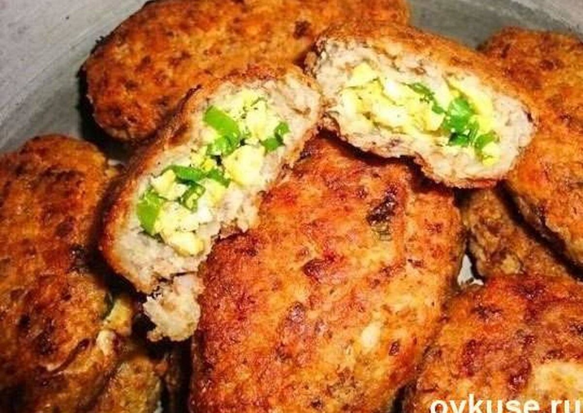 Зразы с яйцом и луком. Гречневые зразы. Зразы мясные с яйцом и луком. Зразы с яйцом и зеленым луком. Зразы куриные с яйцом.