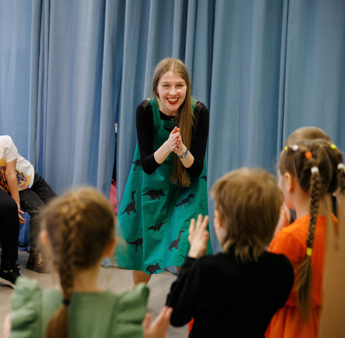 Мария Подковырова - режиссер и преподаватель актерского мастерства для детей и подростков. 