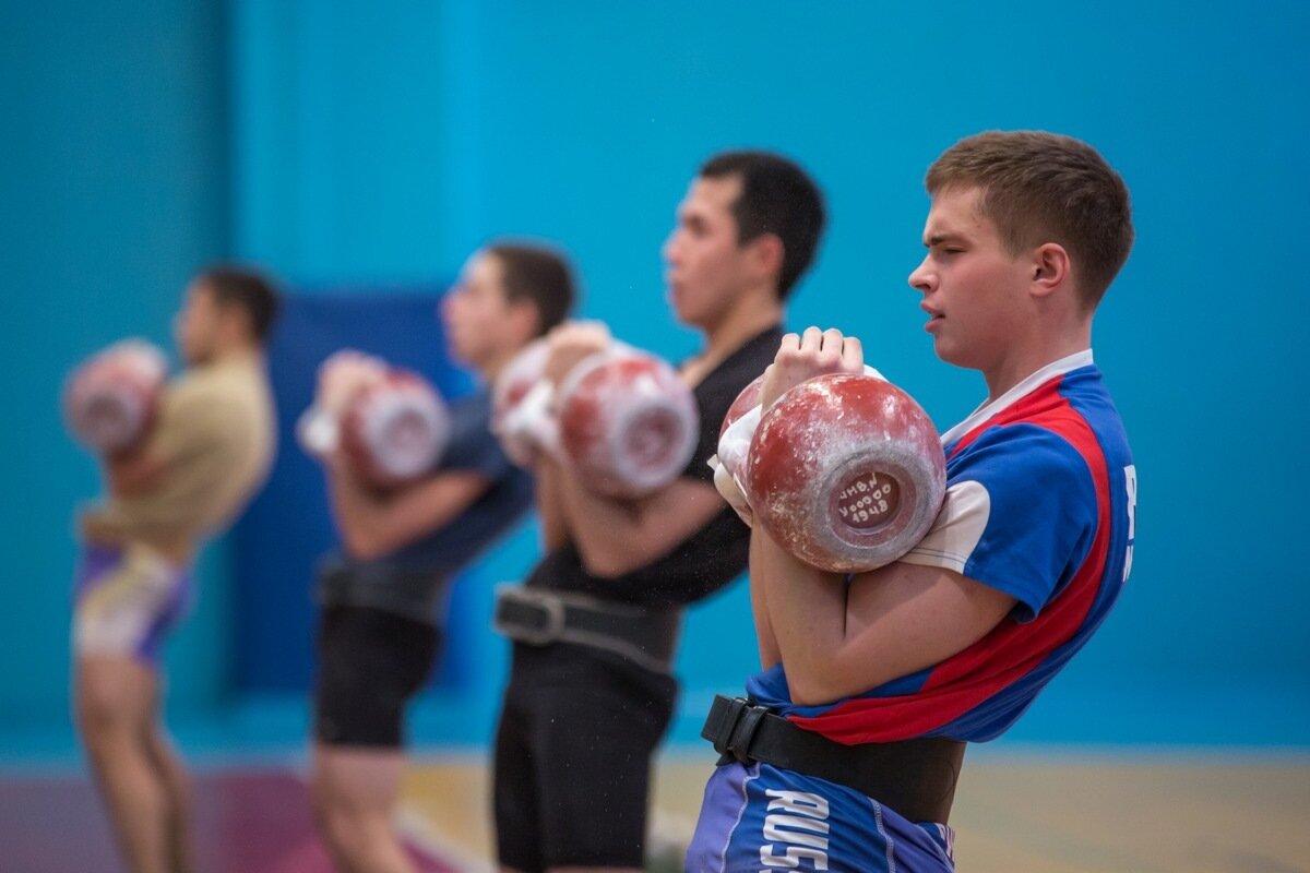 Эмблема гири спорт сильных