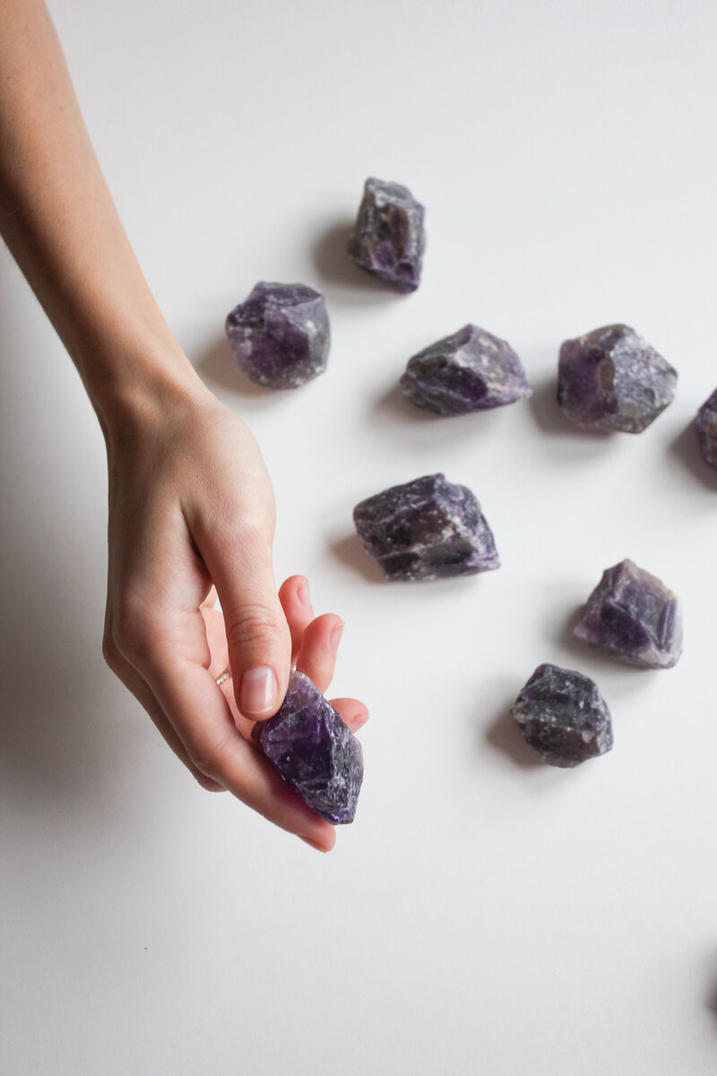 аметист природной формы