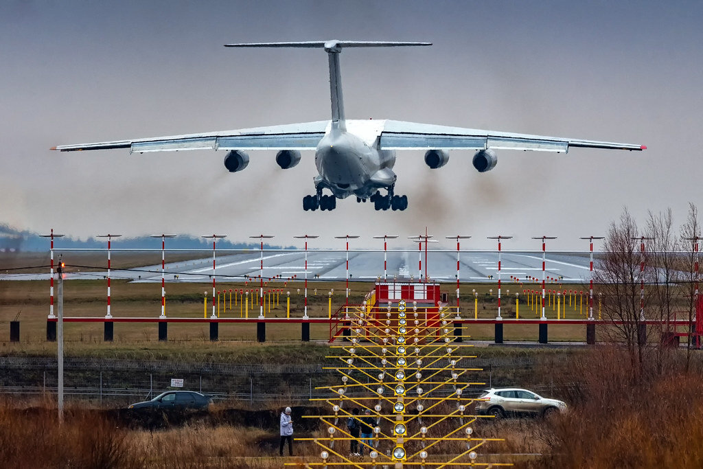 Посадка Ил-76ТД Абакан Эйр