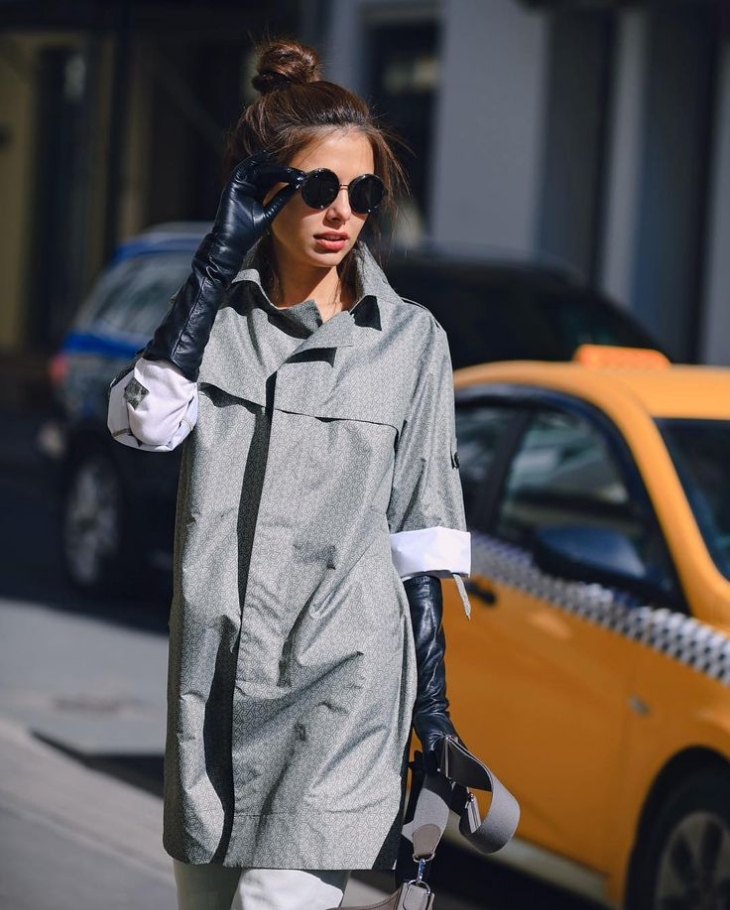 Пальто со спортивным костюмом. Парка Dstrezzed Hooded Parka Army Green. Спортивное пальто женское. Пальто в спортивном стиле женские. Спортивный плащ женский.