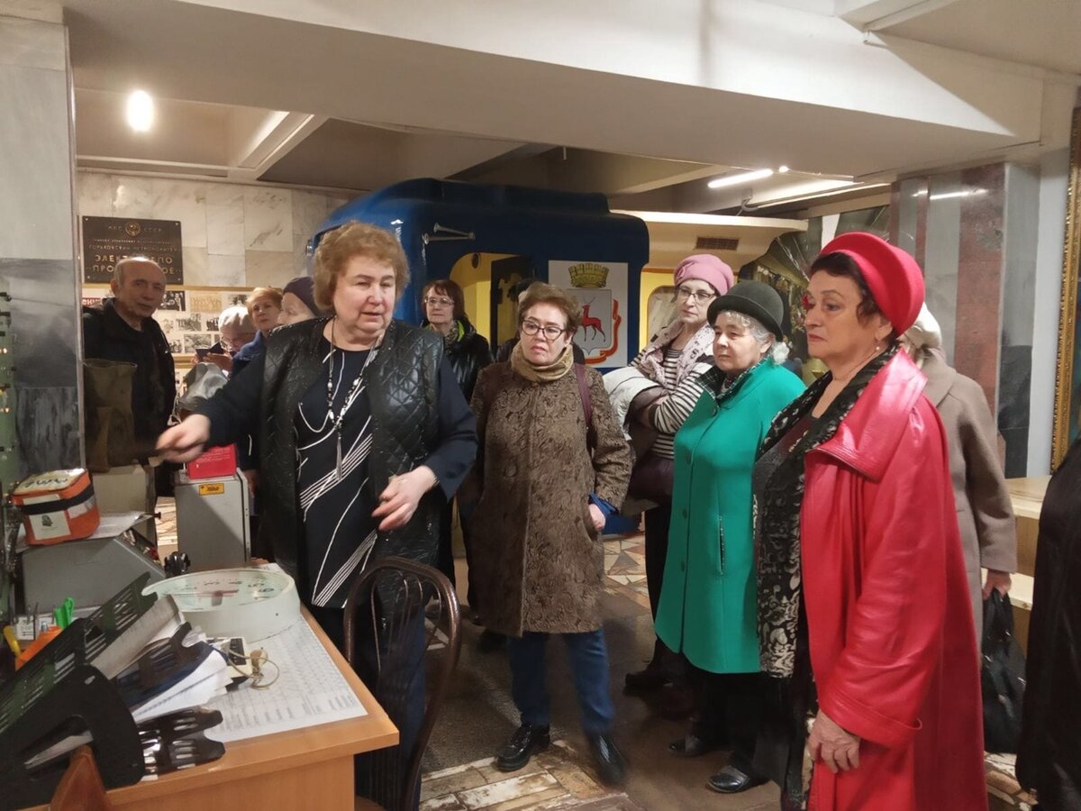 Галина Николаевна Гуляева проводит экскурсию для активистов ТОС Сормовского района г. Н. Новгорода ист:https://vk.com/club174047276