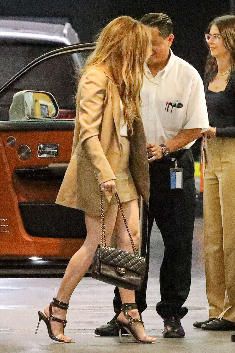     Дженнифер Лопес