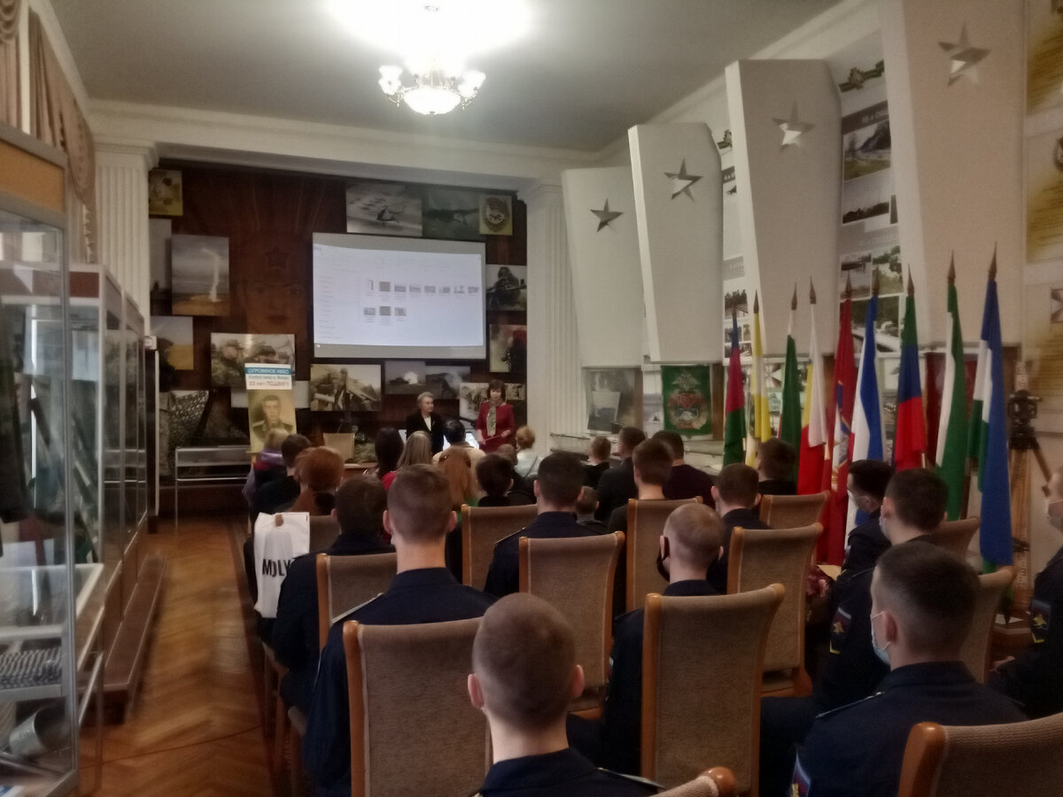 Выступление Галины Андреевны Капустиной в военно-историческом зале