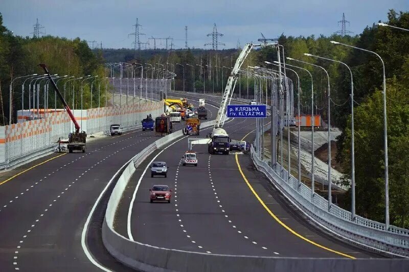 Один из пусковых участков платной автомагистрали М-12 — мостовой переход через Клязьму