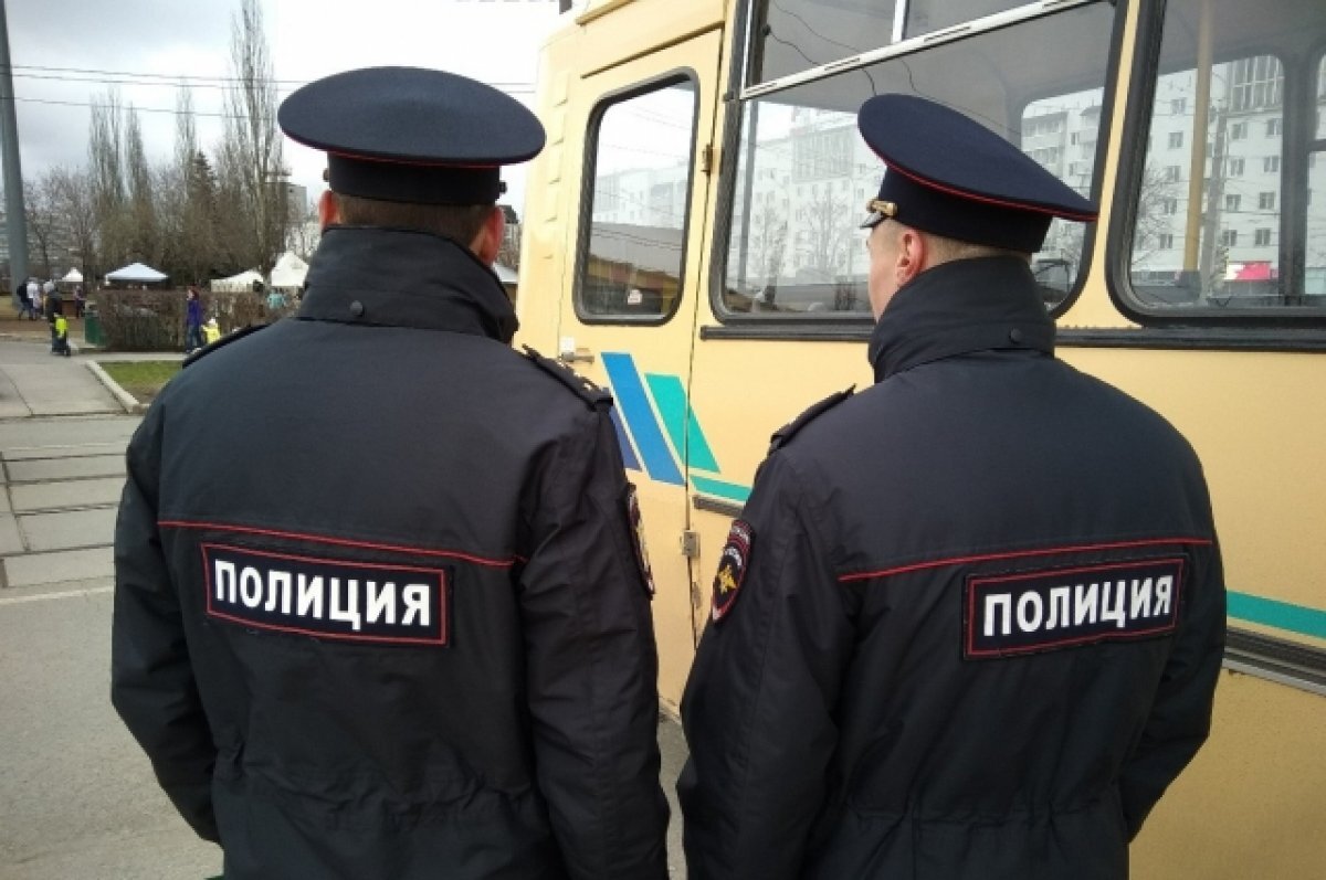    Мигрант-нелегал пытался поджечь военкомат в Петербурге ради интима