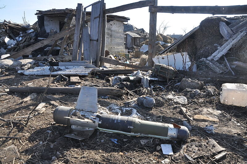 Донбасс. Разрушенные дома после ракетного обстрела. Фото UNIСEF. 
https://www.flickr.com/photos/unicefua/16801154538/