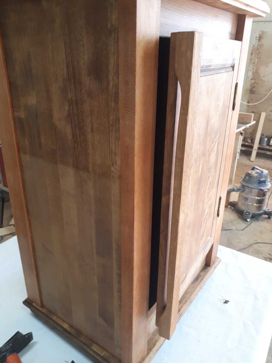 Ручка из дуба.