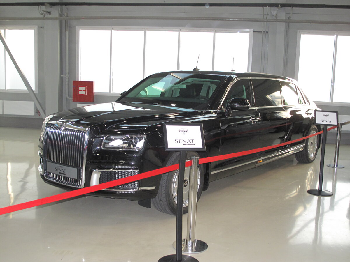 Бронированный  "Aurus Senat Limousine" в НАМИ