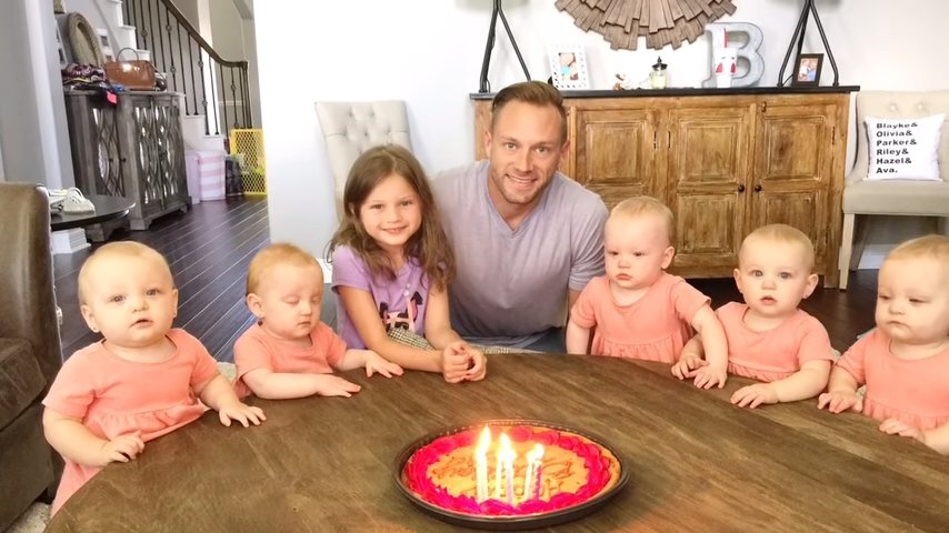 Дети буденновска спустя 15 лет. Жена и дети кувшинникова. Отец шести дочек. Отец шести дочерей. Отец шести дочек.