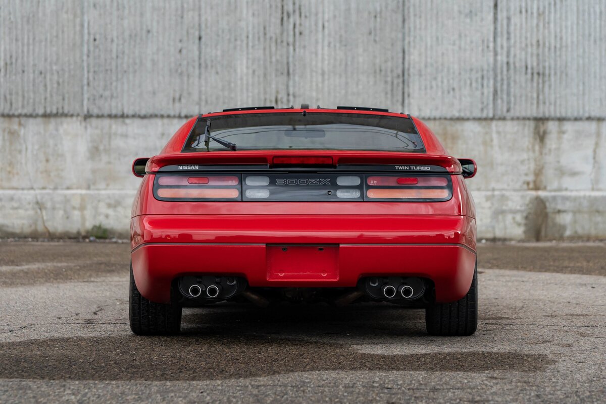 Nissan 300zx спереди