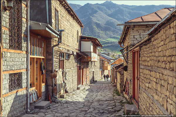 Пока еще не испорченная туризмом и новоделом старинная деревня в Азербайджане (место в копилку)